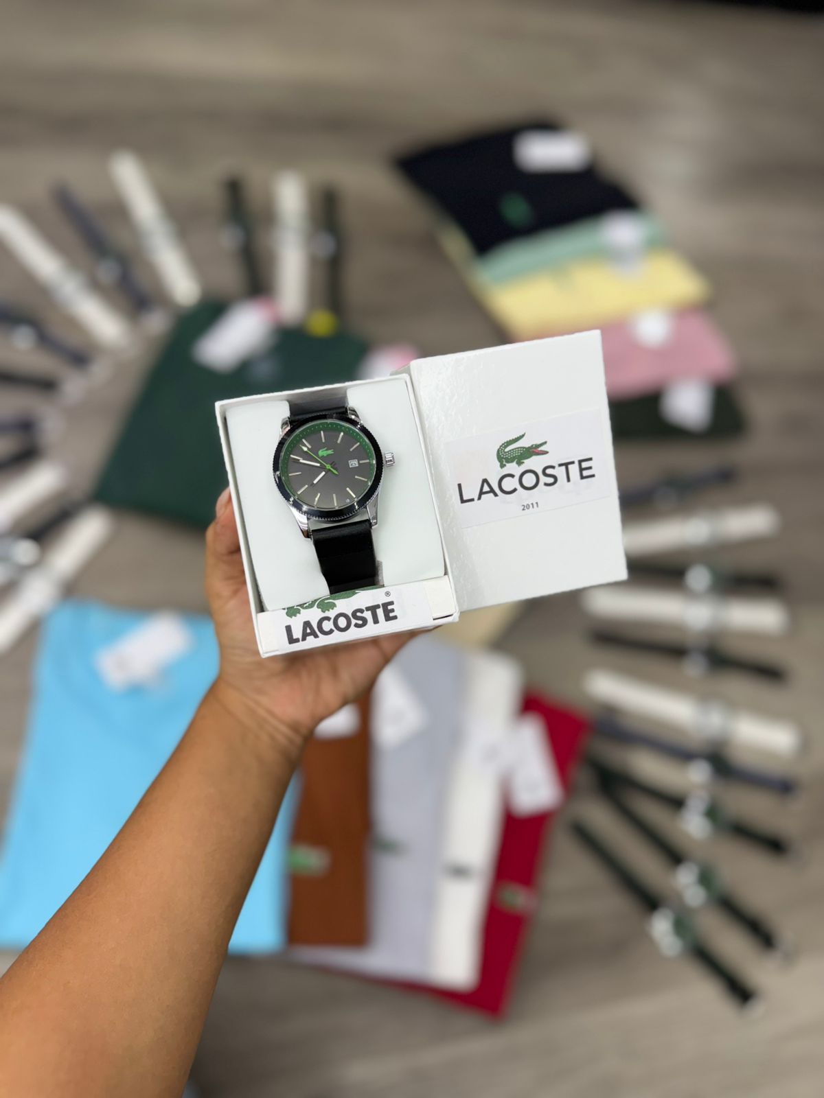 🏷️ Lacoste Premium Pack – 5x Camisetas + Reloj de Obsequio